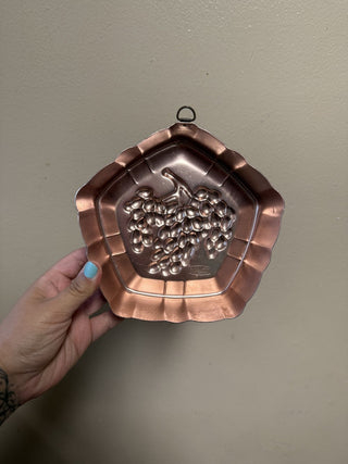 Vtg Copper Grapes Mold Hanging Decor RSV