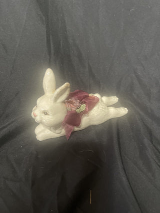 small ceramic bunny with burgundy bow rsv
