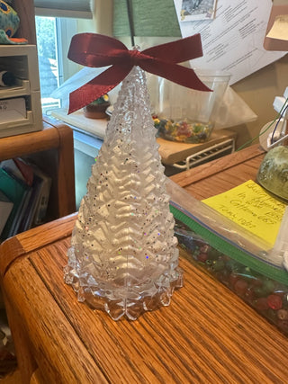 Hanging/table top light-up xmas Tree, acrylic, battery operated 6" RCD|95913