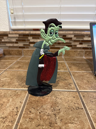 Tin Metal Vampire Dracula on Stand RCD|112738