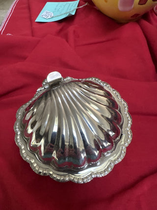Vtg Silver Plate Scalloped Shell Butter Dish w/ Glass Insert-KL RCD