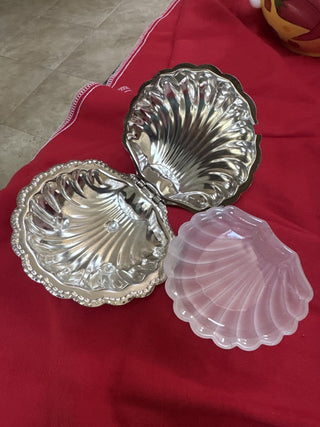 Vtg Silver Plate Scalloped Shell Butter Dish w/ Glass Insert-KL RCD
