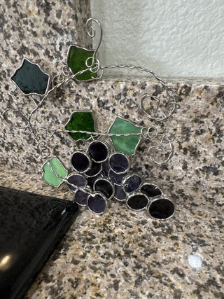 AJ - Metal and Glass Grapes MTS|75424
