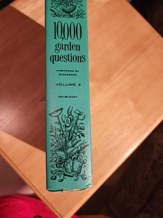 1959 Book 10,000 Garden Questions Vol 2