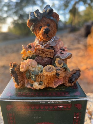 ORIGINAL BOX Boyds Bears & Friends "Justina The Message Bearer"