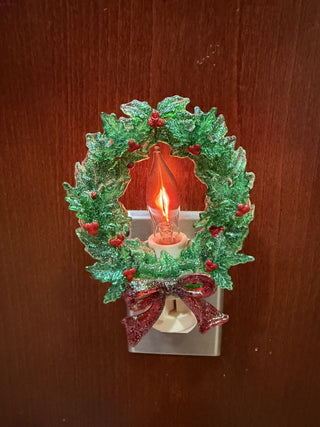 Christmas Night Light Acrylic Holly Berry Wreath w/ Flicker Bulb RCD|133150