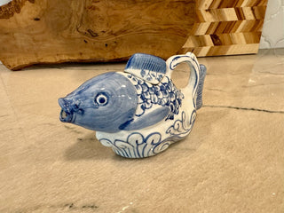 fish teapot blue/white