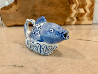 fish teapot blue/white