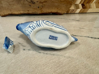 fish teapot blue/white