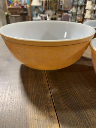 LE - Set of 4 Pyrex bowls (Woodland pattern)