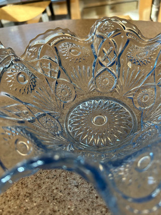 VTG blue glass basket