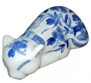 #62 VV Vintage Seymour Mann Hand Painted Blue & White Ceramic Porcelain Cat 7.5 X 3.5" Sleeping   MTS|59187