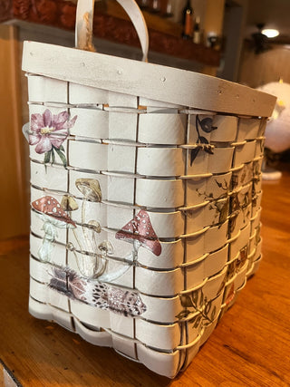 Hanging Mushroom Desaigned Whicker Basket RSV|101697
