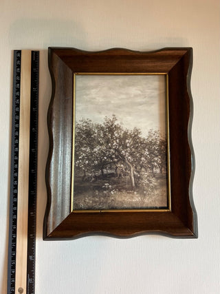 Antique wood scalloped frame|54247