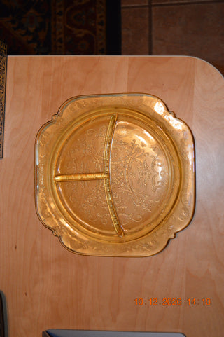 Vintage divider plate