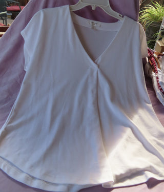 White short sleeve blouse size M