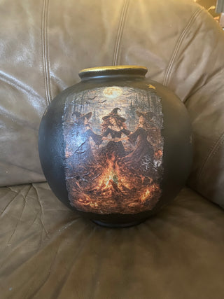 Witches dance black vase