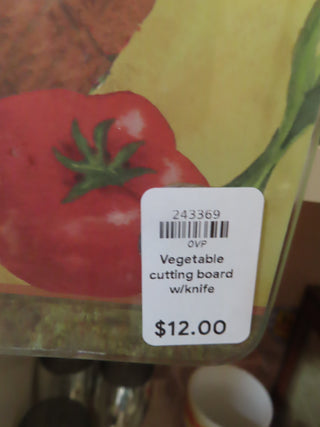 Vegetable cutting board w/knife
