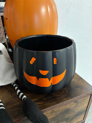 Jack-o'-lantern bowl