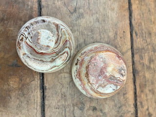 Onyx jar with lid