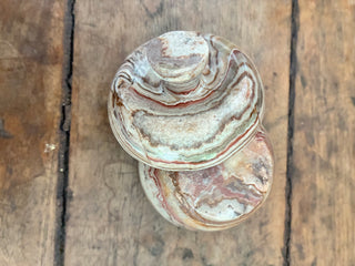 Onyx jar with lid