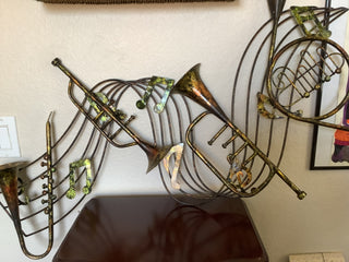 Deco 79 Brown metal musical notes wall art