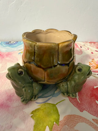 Planter Majolica Singing Frogs