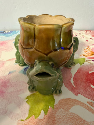 Planter Majolica Singing Frogs
