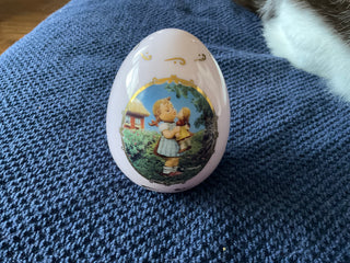 1993 MJ Hummel Porcelain Egg