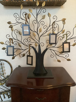 Metal Family Tree with 5 picture frames hanging on the tree
