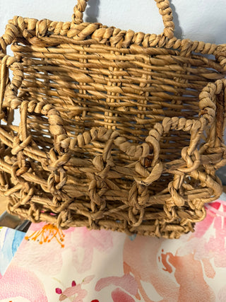Basket Wall Pouch. Natural