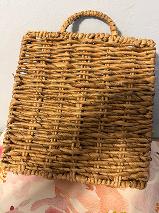Basket Wall Pouch. Natural