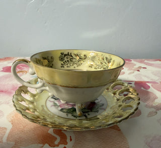 Vintage Teacup/Saucer Royal Sealy Footed