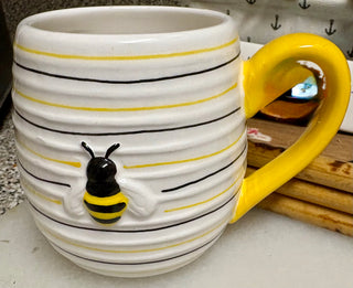 Bee MUG 3D wavy texture Ceramic 4.5x4 approx. RSV