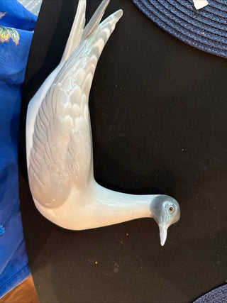 LLadro Porcelain Large Tern/Segull #1051v repaired