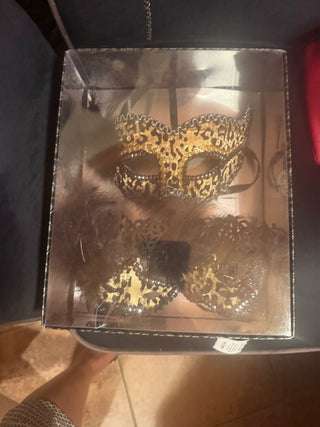 Leopard Masquerade Mask & Feather Costume Accessory Set in Display Box