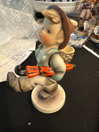 Hummel Happy Traveler #109