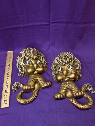 Vintage Homeco plastic lions. Pair.