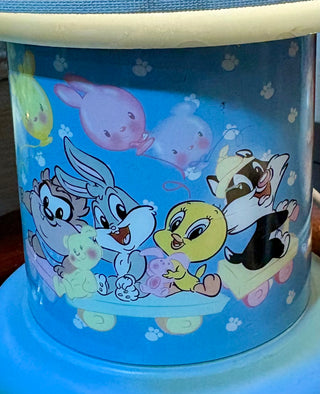 Vintage children's Loony Tunes lamp w/shade & light bulb