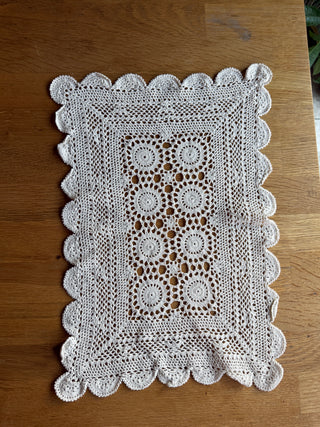 Rectangle Doily (17"x12")