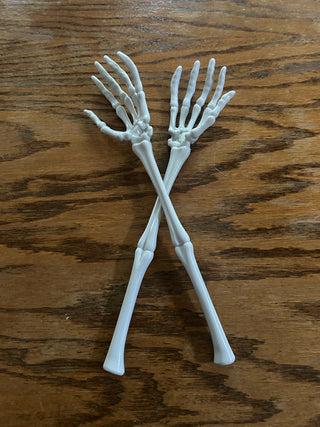 White Skeleton Salad Tongs   MTS