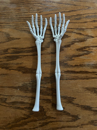 White Skeleton Salad Tongs   MTS
