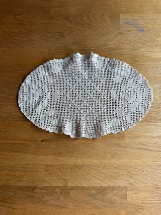 Oval Doily (14.5"x9.5")