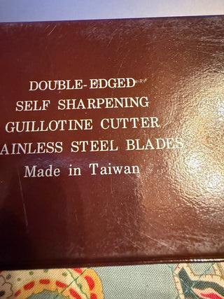 Guillotine Gigar Cutter Stainless Steel with box VV