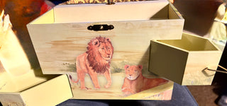 Charming Music Box Wild animals with Leopard Plays Born Free
