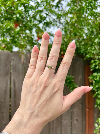 925 Peridot Bezel Ring Sz 7