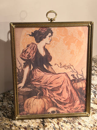 Vintage Gold Frame with Top Ring Hanger, 8x10