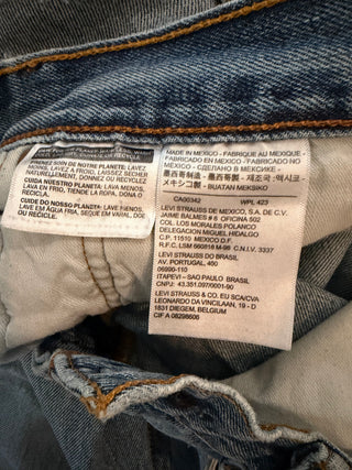 Distressed Levi’s 501 (34x34)