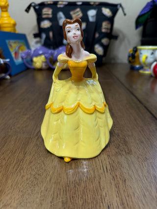 6” Belle Porcelain Curtsy