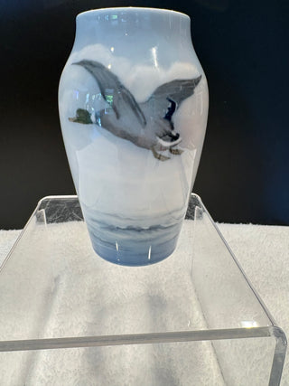 ROYAL COPENHAGENFLYING MALLARD VASE 1973
